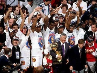 重返98年NBA赛场，录像回放中的传奇与激情