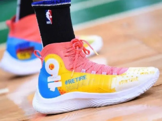 库里绝杀雷霆穿的什么鞋？一双改写NBA历史的战靴背后藏着传奇