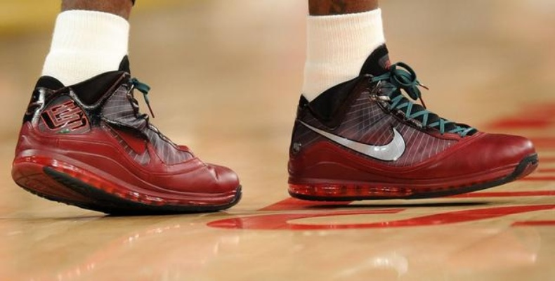 詹姆斯的鞋子有哪些系列？一文盘点LeBron正代与支线全系