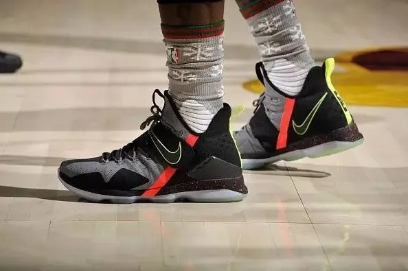 詹姆斯的鞋子有哪些系列？一文盘点LeBron正代与支线全系