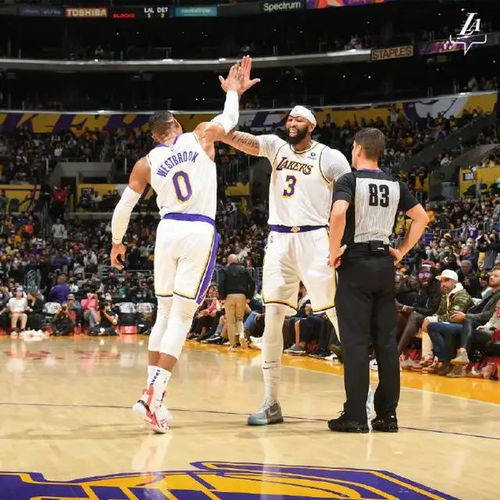 从录像回放看NBA赛场上的时间秘密，那些容易错过的胜负手