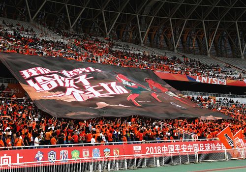 中超揭幕战有观众吗？2025赛季首秀火爆开场，球迷重回看台燃爆全场