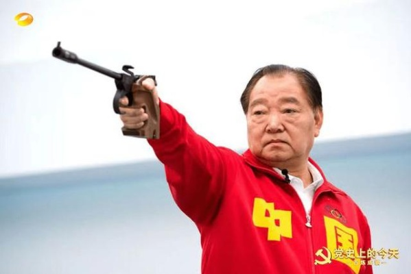 我国第一个奥运冠军是谁，许海峰，那一声划破历史的枪响