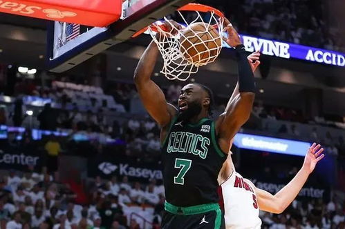 铁血之战，2011年NBA季后赛热火vs凯尔特人G2，勒布朗的救赎与绿军的倔强